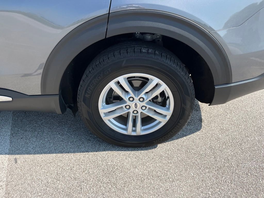 Used 2023 Ford Explorer XLT w/ Equipment Group 202A image 38