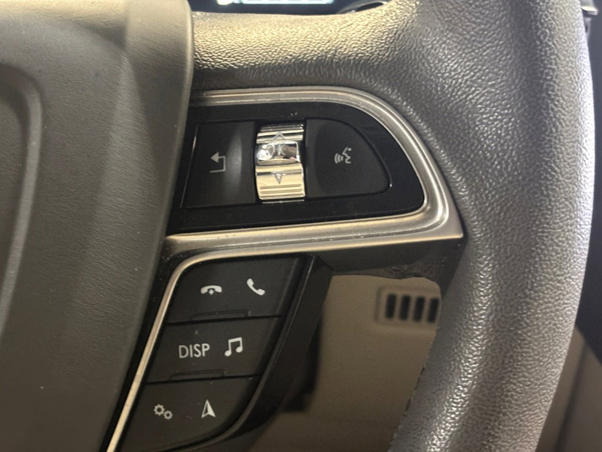 Used 2019 Lincoln Nautilus FWD image 13