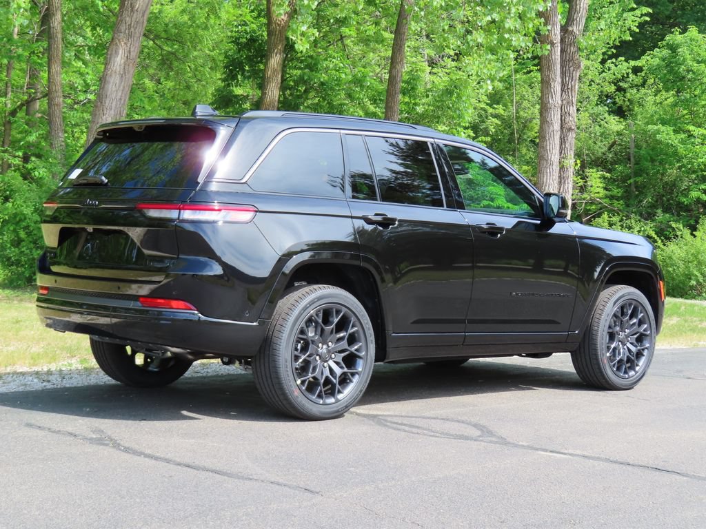New 2026 Jeep Grand Cherokee Summit w/ Obsidian Package AWD/4WD image 3