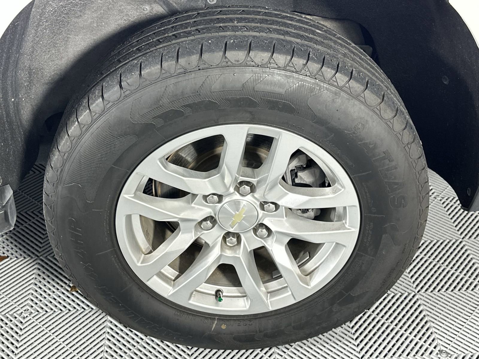 Used 2022 Chevrolet Suburban LT RWD image 10