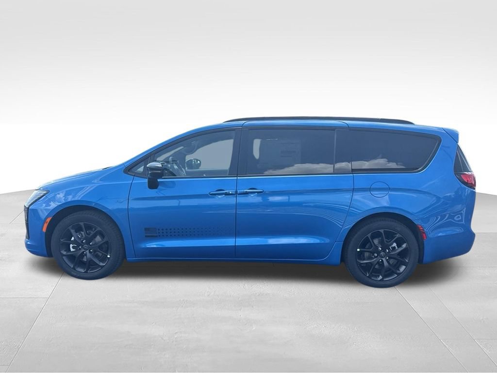 New 2027 Chrysler Pacifica Select FWD image 6