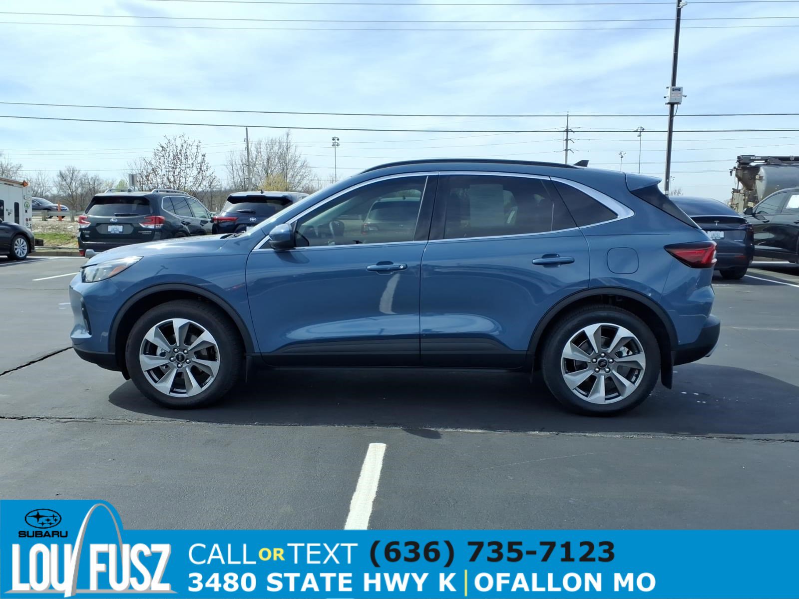 Used 2025 Ford Escape Platinum w/ Class II Trailer Tow Package image 4