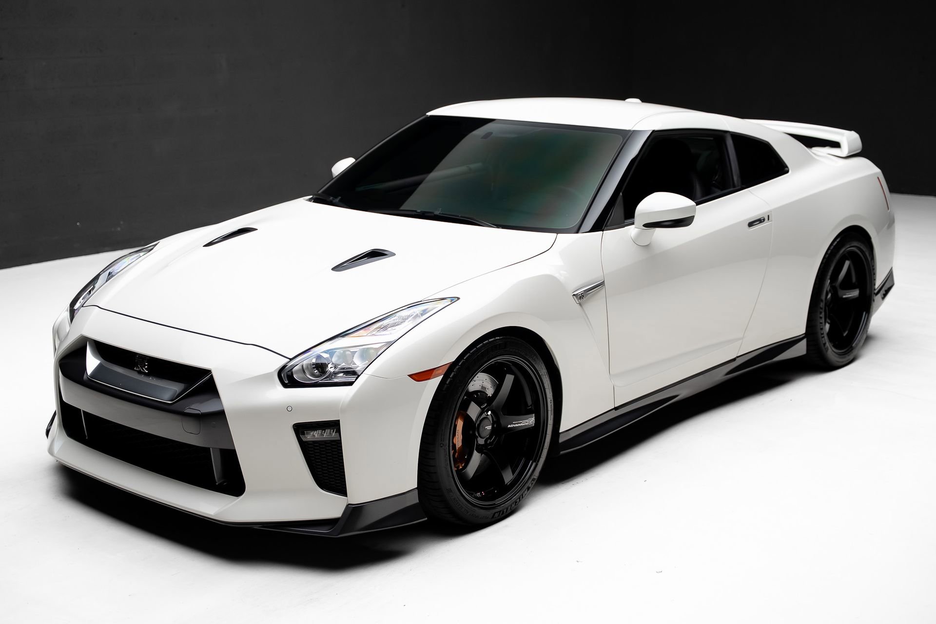 Used 2019 Nissan GT-R Premium AWD/4WD image 5