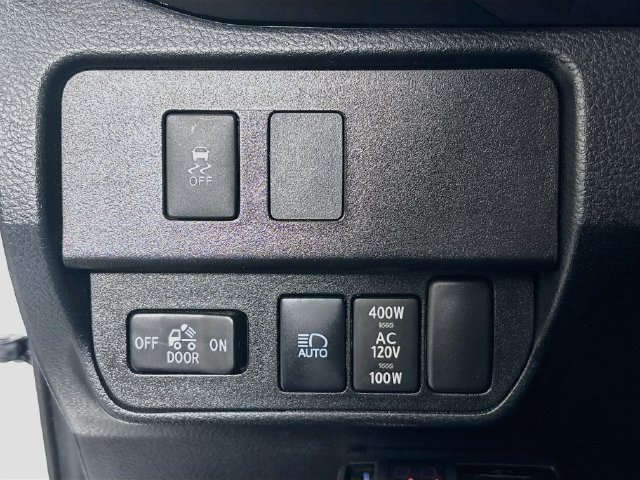 Used 2021 Toyota Tacoma TRD Off-Road w/ TRD Premium Off Road Package AWD/4WD image 12