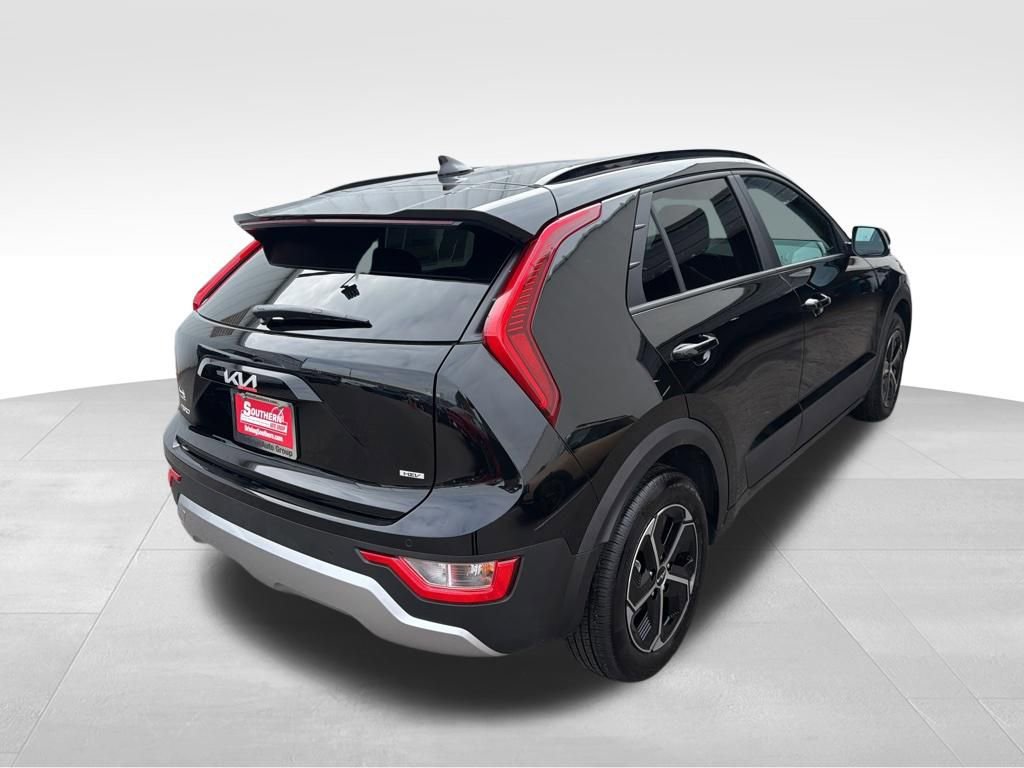 Certified 2025 Kia Niro EX image 6