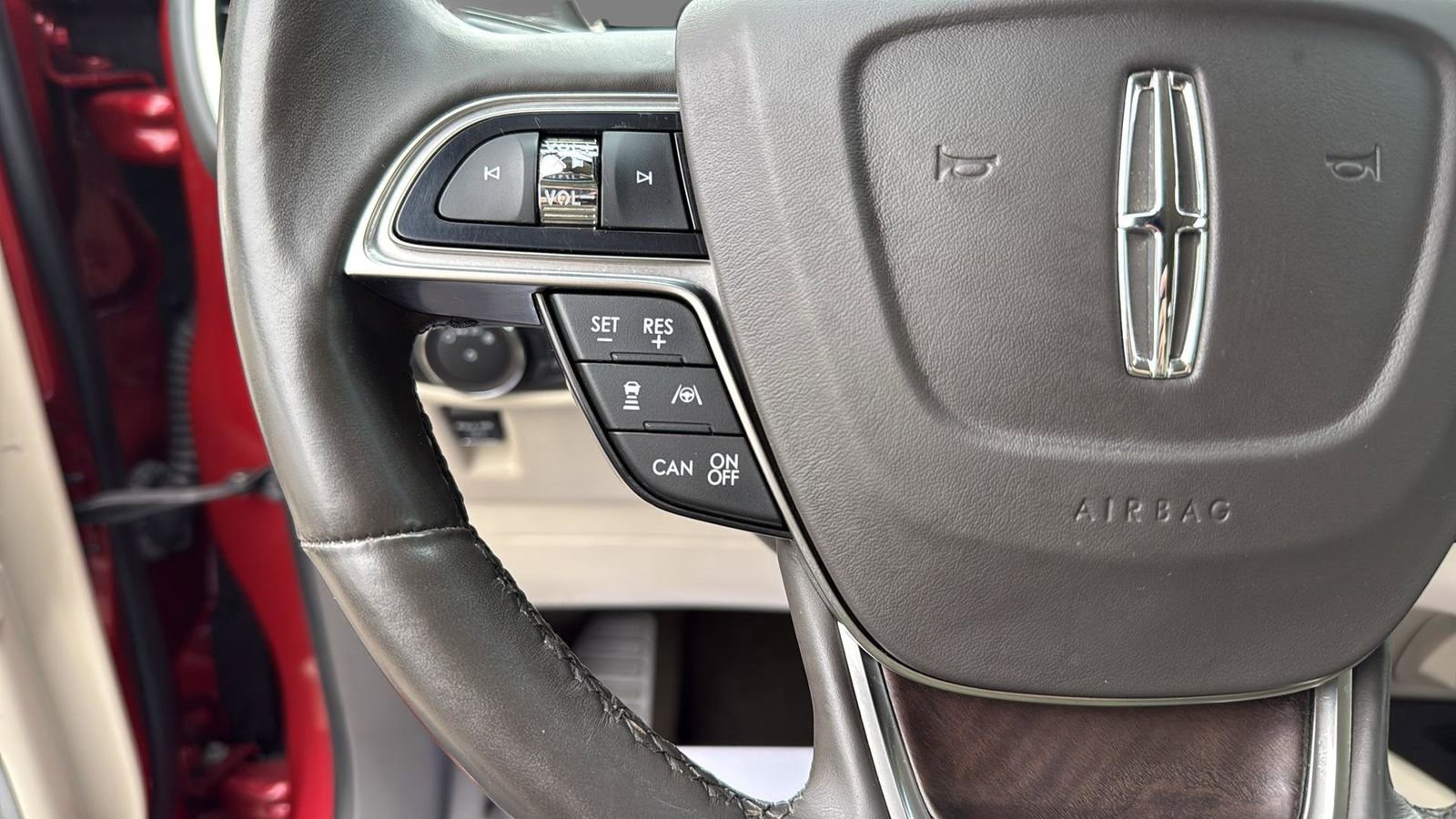 Used 2020 Lincoln Nautilus Reserve w/ Equipment Group 202A image 17