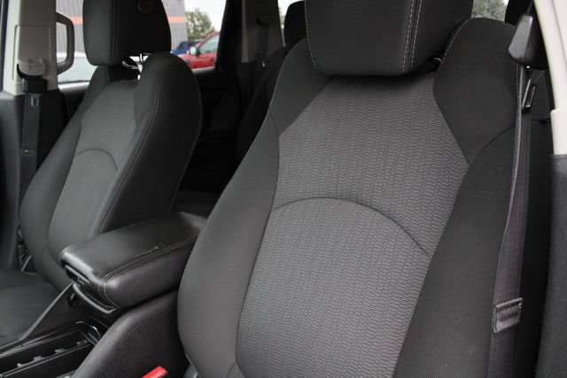 Used 2017 Chevrolet Traverse LT FWD image 5