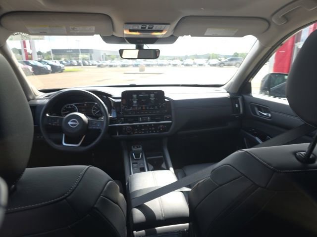 Certified 2025 Nissan Pathfinder SL w/ SL Premium Package FWD image 15