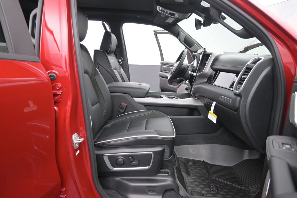 New 2026 RAM 1500 Laramie AWD/4WD image 18
