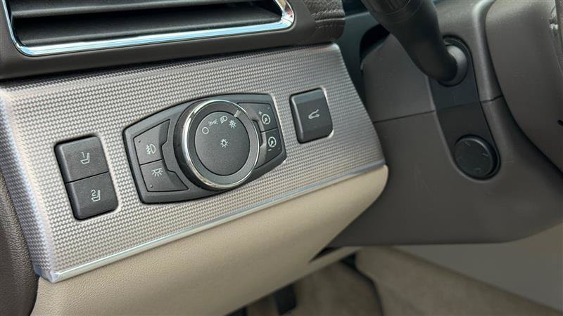 Used 2011 Lincoln MKX 2WD w/ 101A Rapid Spec Order Code image 23