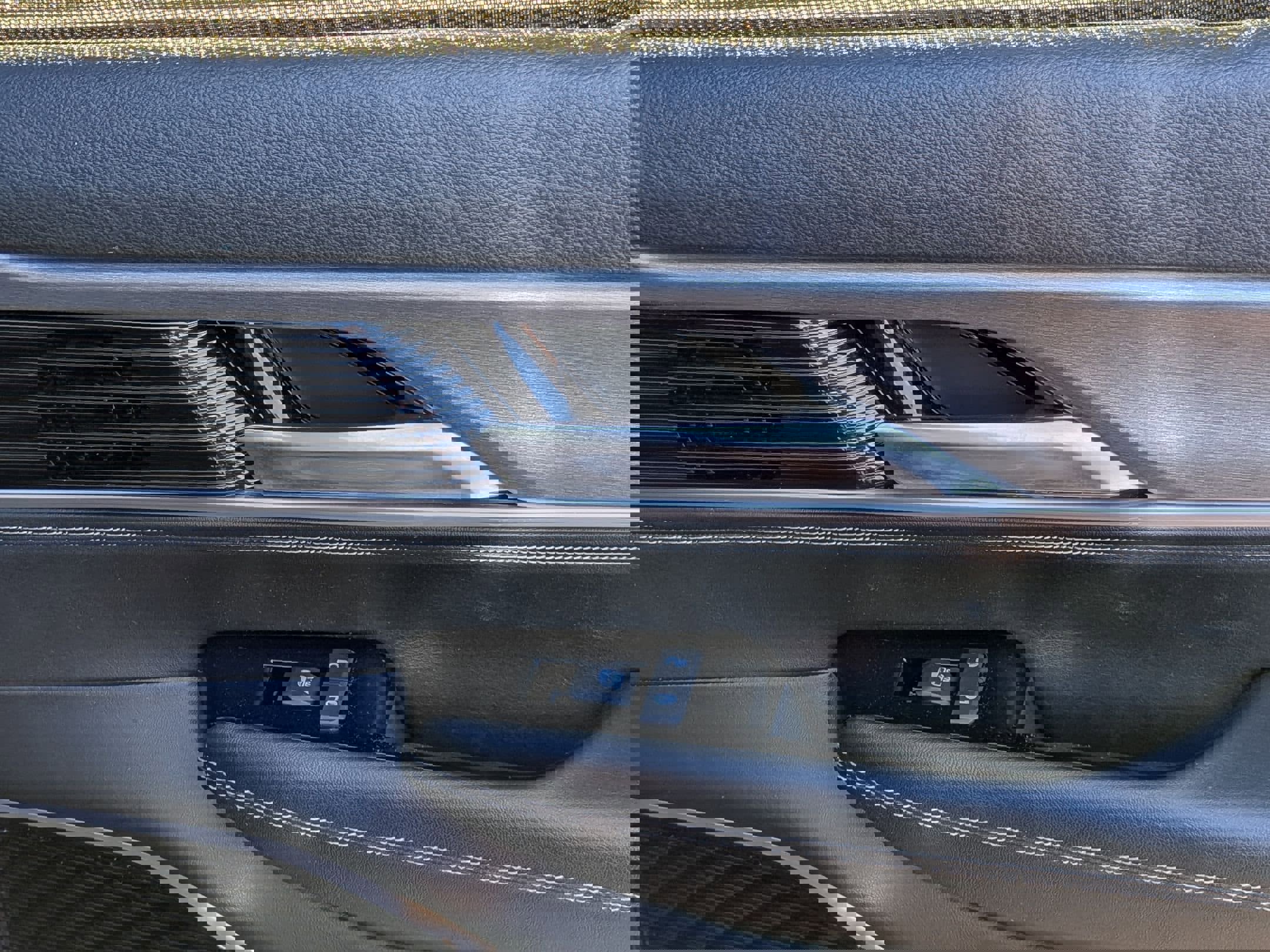 Certified 2025 Jeep Wagoneer Series III w/ Premium Group I image 32