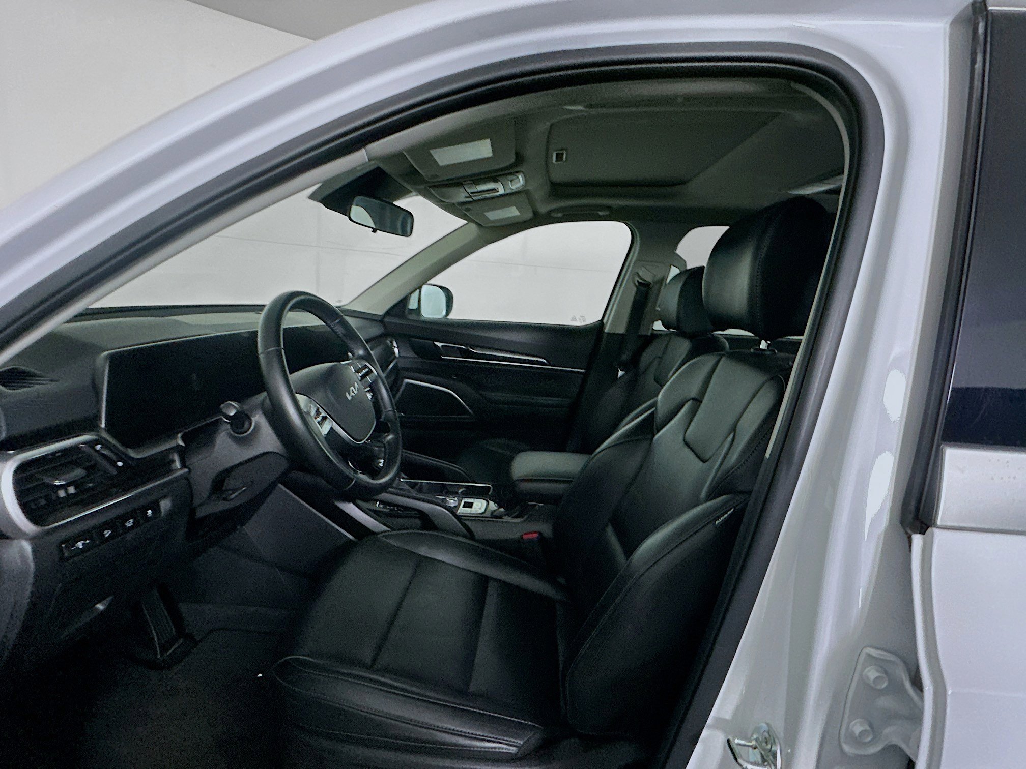 Used 2025 Kia Telluride S image 13
