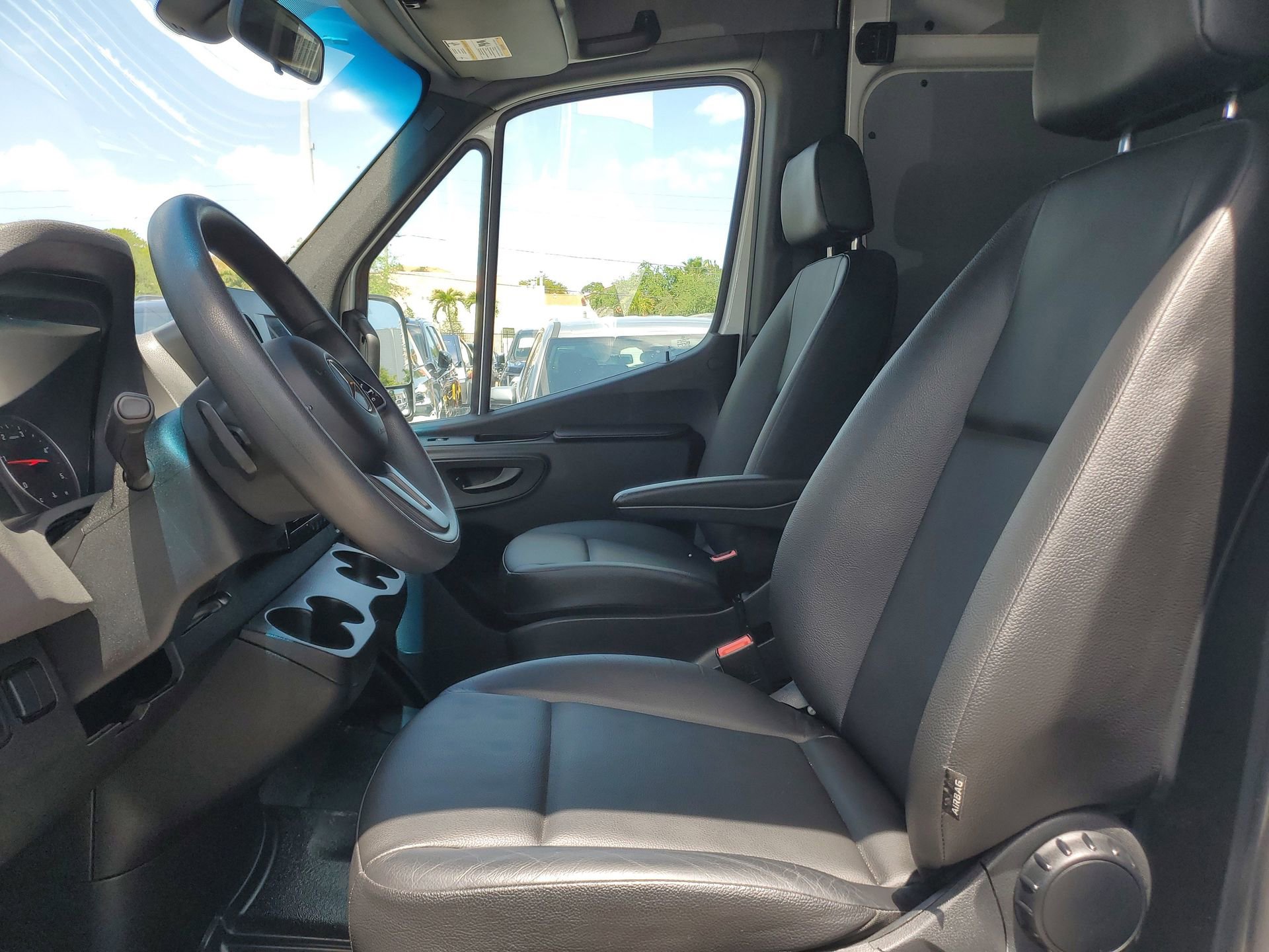 Used 2023 Mercedes-Benz Sprinter 144 Cargo image 16
