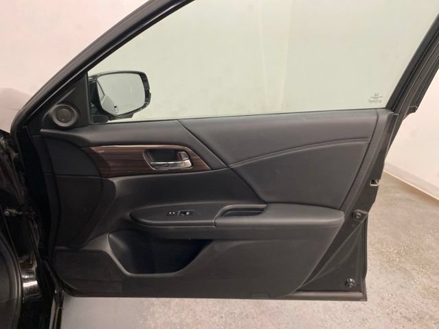 Used 2016 Honda Accord EX image 27
