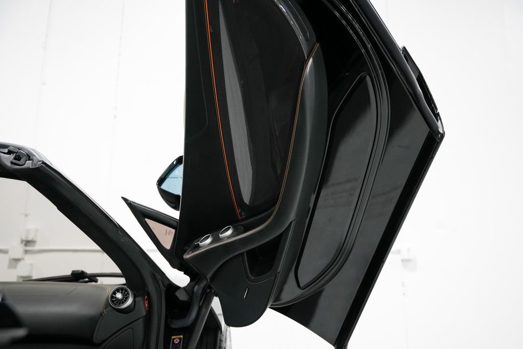 Used 2015 McLaren 650S Spider image 35