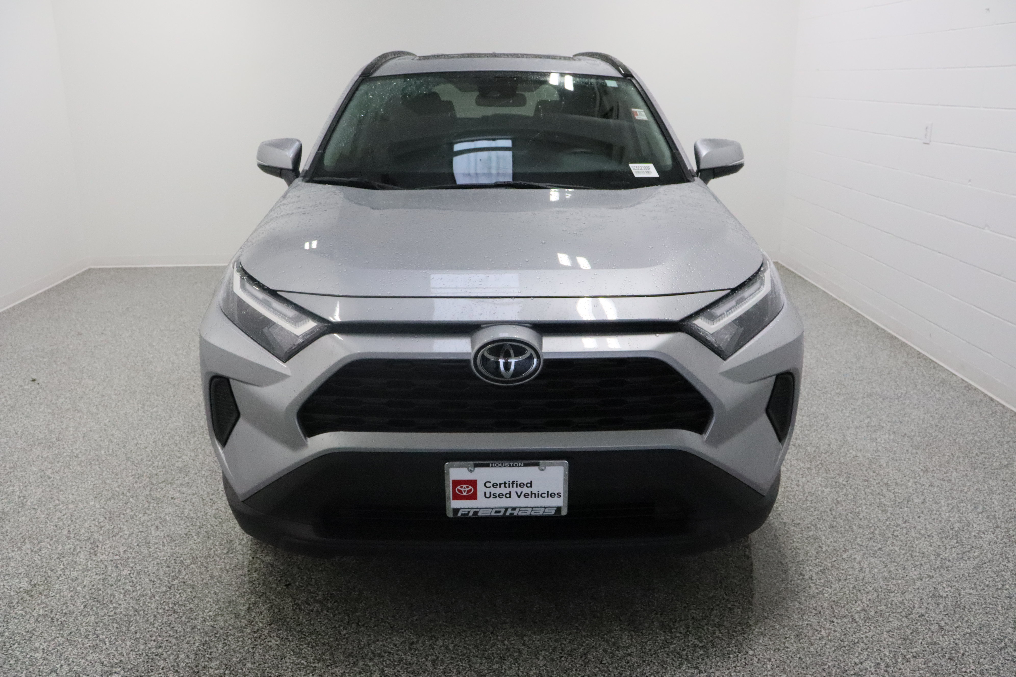 Used 2025 Toyota RAV4 XLE w/ Convenience Package AWD/4WD image 3