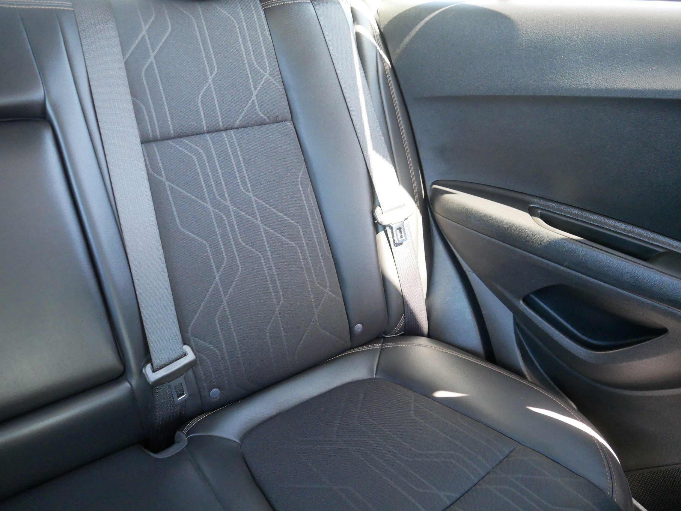 Used 2022 Chevrolet Trax LT w/ LT Convenience Package image 14