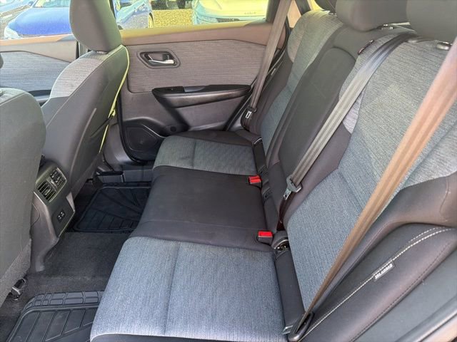 Used 2023 Nissan Rogue SV image 13