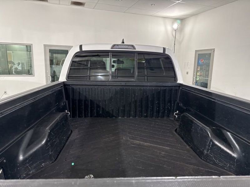 Used 2017 Toyota Tacoma SR5 image 11