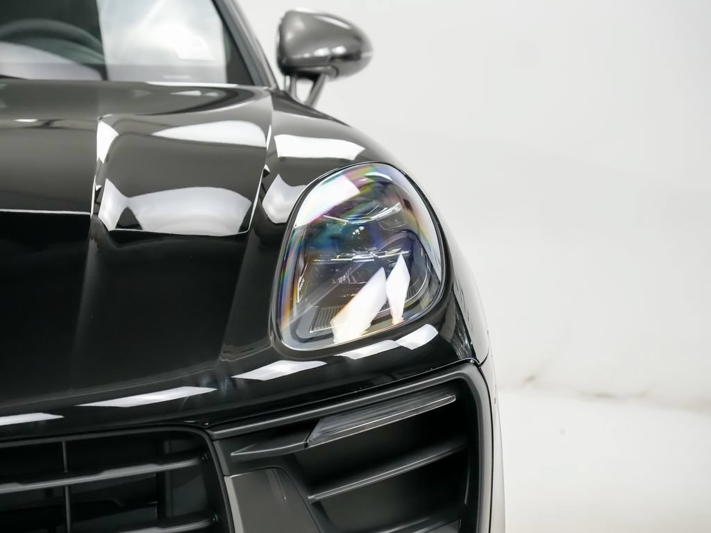 New 2026 Porsche Macan Turbo AWD/4WD image 7