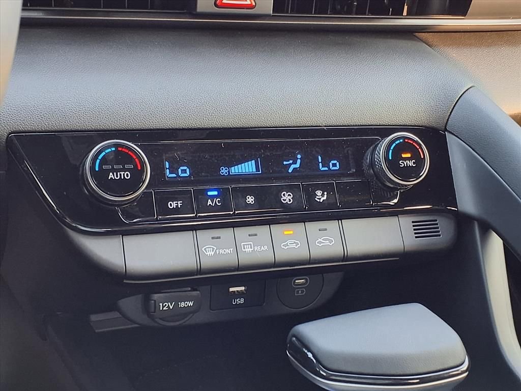 New 2025 Hyundai Elantra Sport image 13