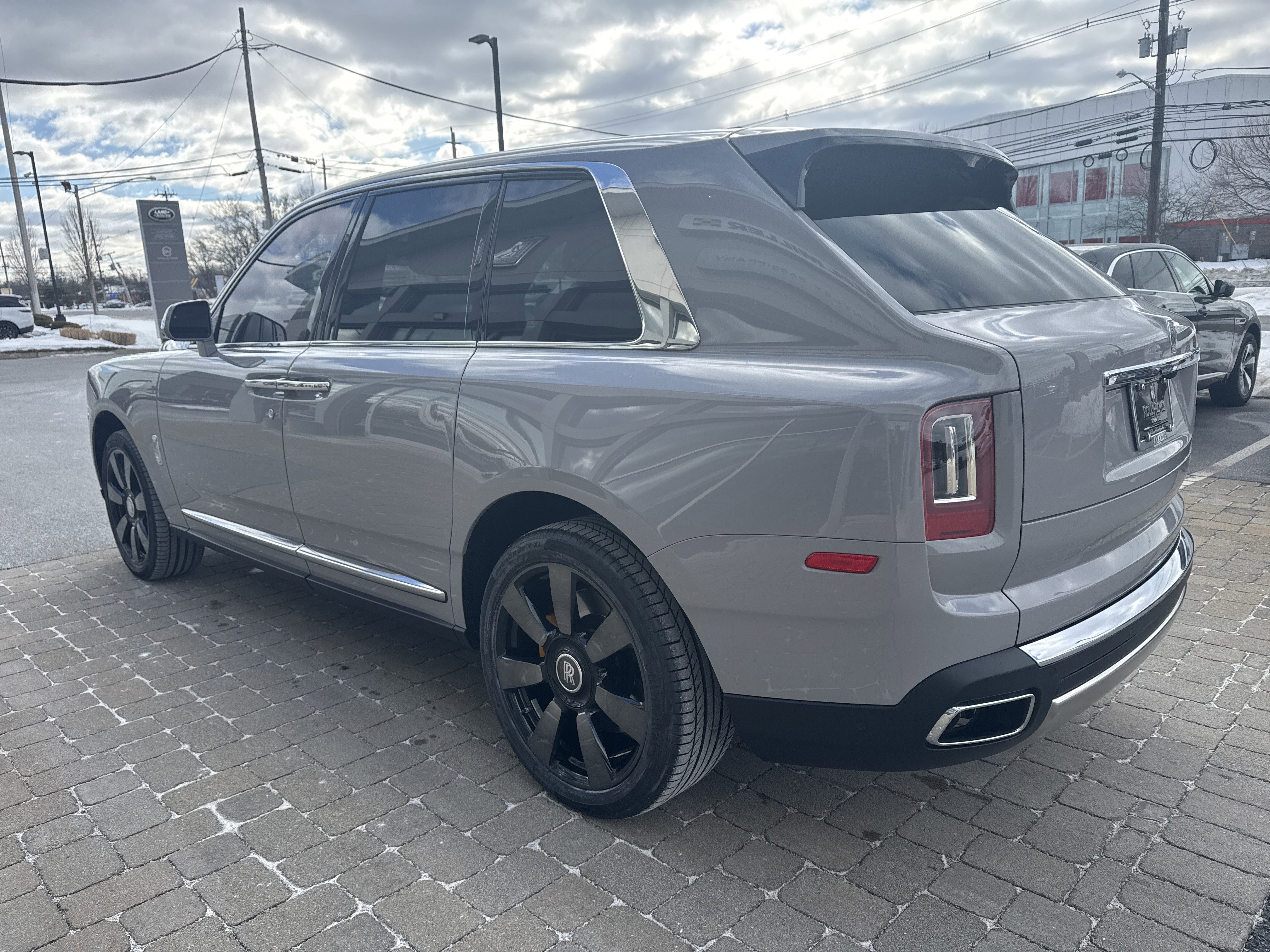 Used 2024 Rolls-Royce Cullinan w/ Interior Detailing Package image 3