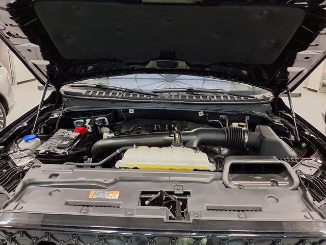 Certified 2025 Lincoln Navigator Reserve w/ Jet Appearance Package image 3