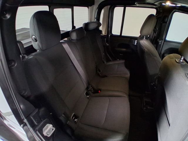 Used 2020 Jeep Gladiator Overland AWD/4WD image 14