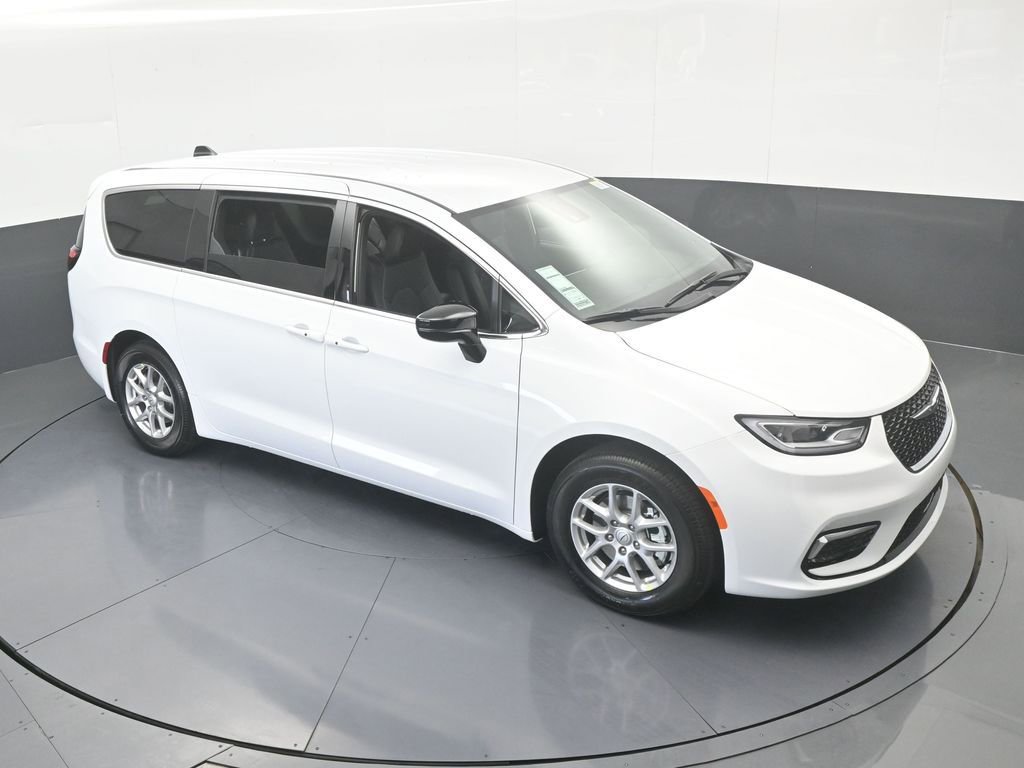 New 2026 Chrysler Pacifica Select image 46