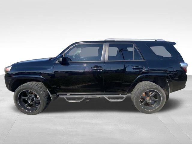 Used 2016 Toyota 4Runner SR5 RWD image 3