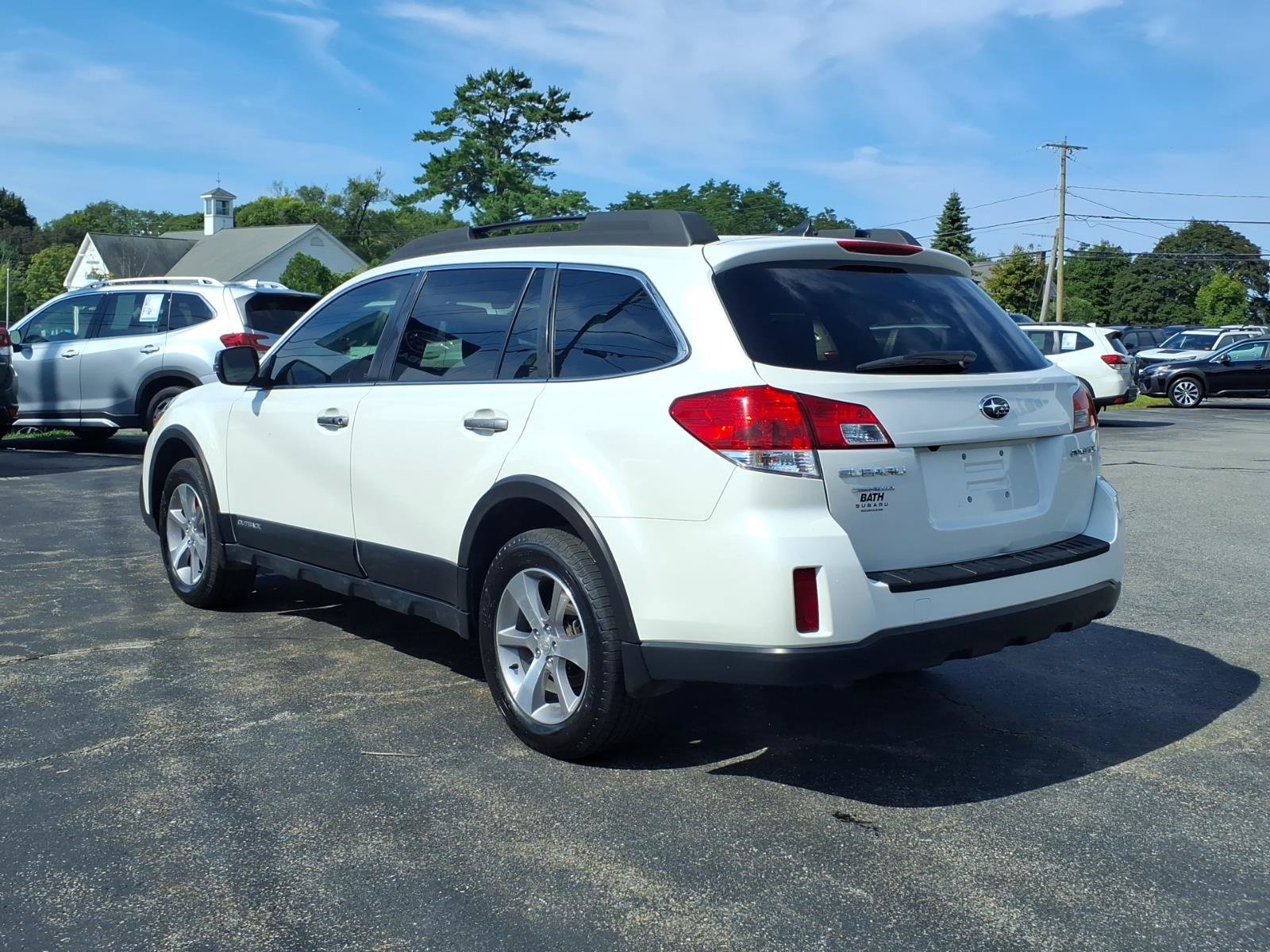 Used 2014 Subaru Outback 2.5i Limited AWD/4WD image 5
