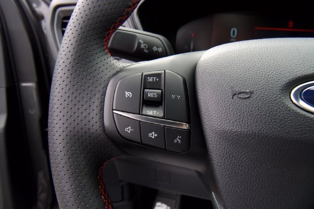 Certified 2025 Ford Escape ST-Line Select AWD/4WD image 21