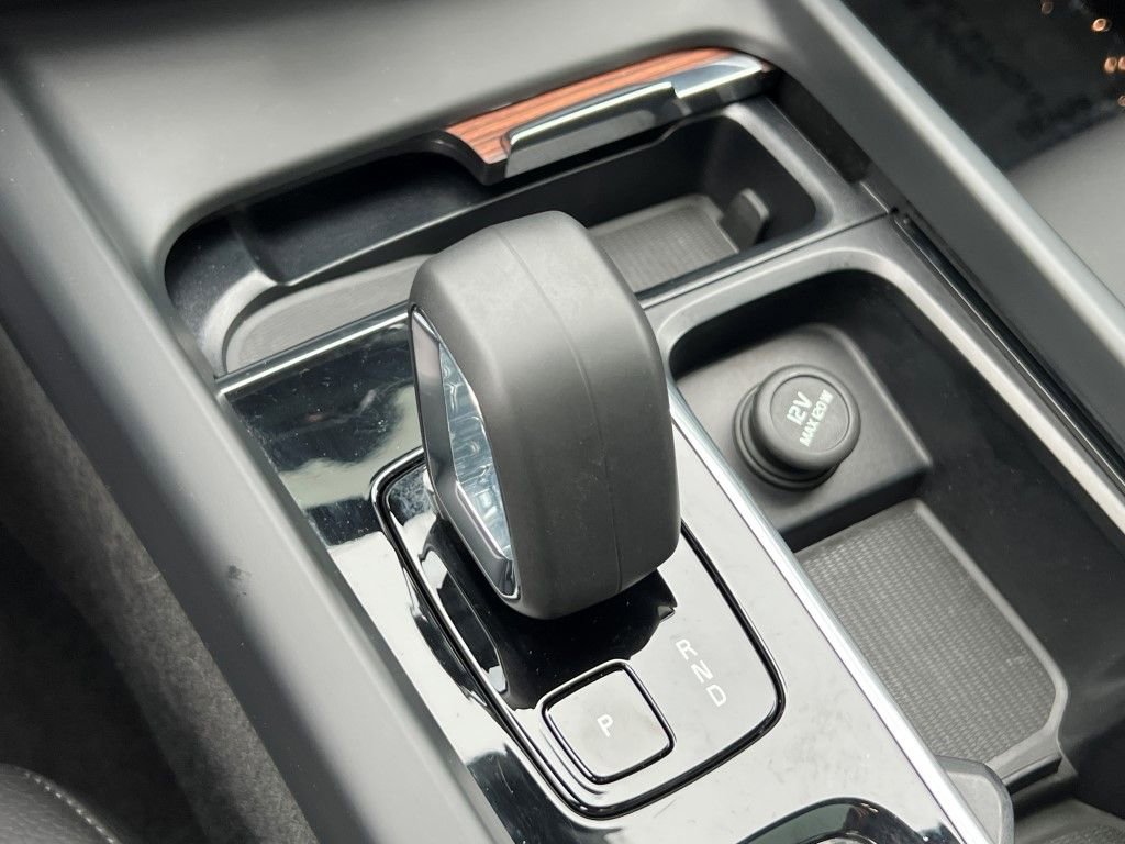 Certified 2023 Volvo XC60 B5 Plus w/ Climate Package image 32