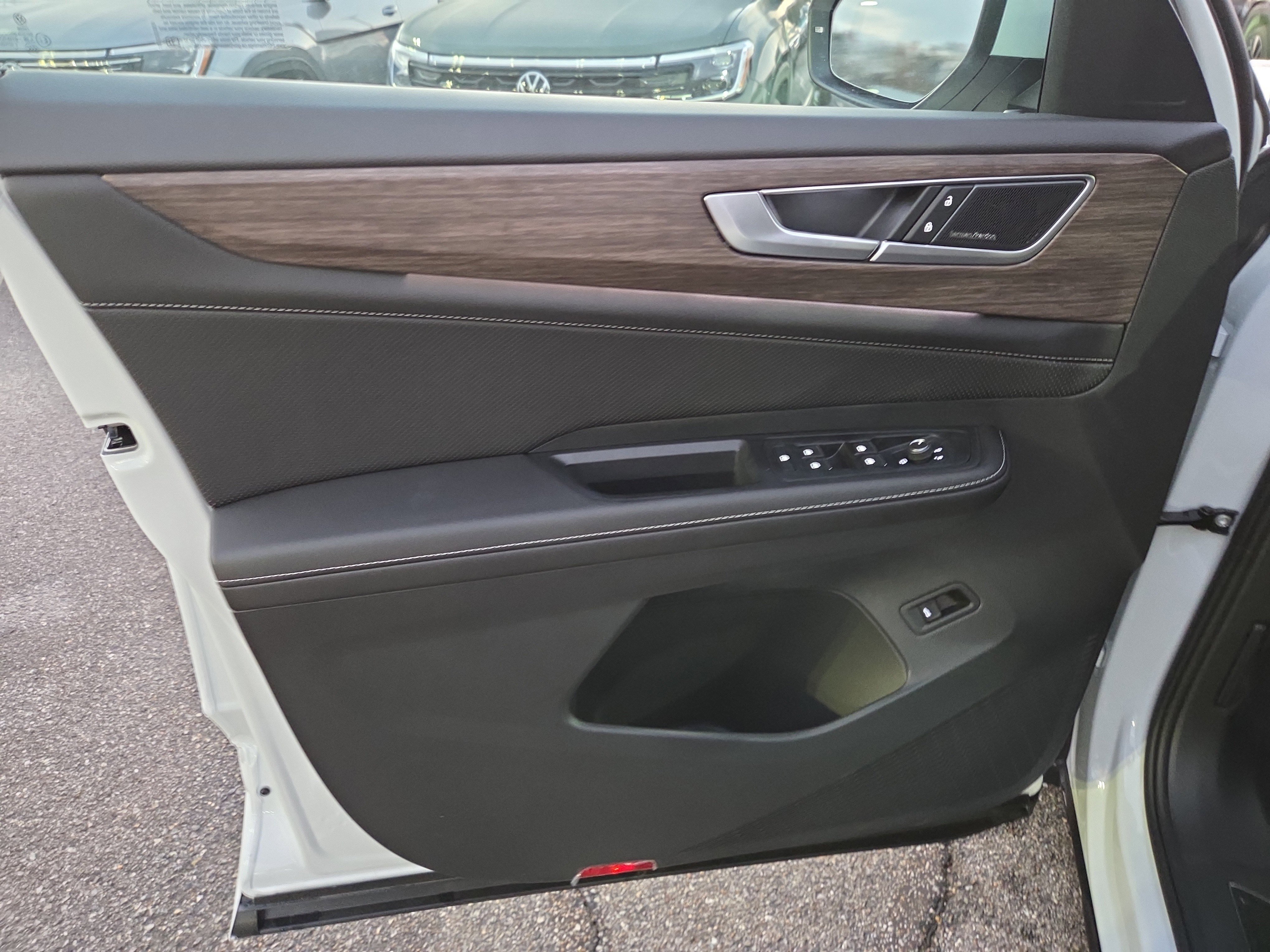 New 2026 Volkswagen Atlas SEL Premium R-Line image 5