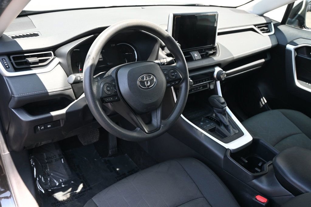 Used 2024 Toyota RAV4 XLE image 7