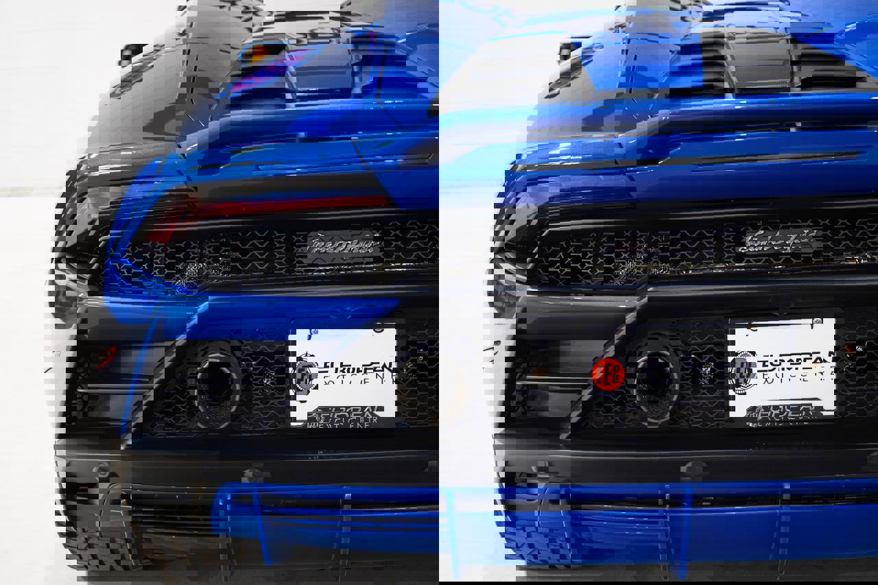 Used 2023 Lamborghini Huracan EVO image 37