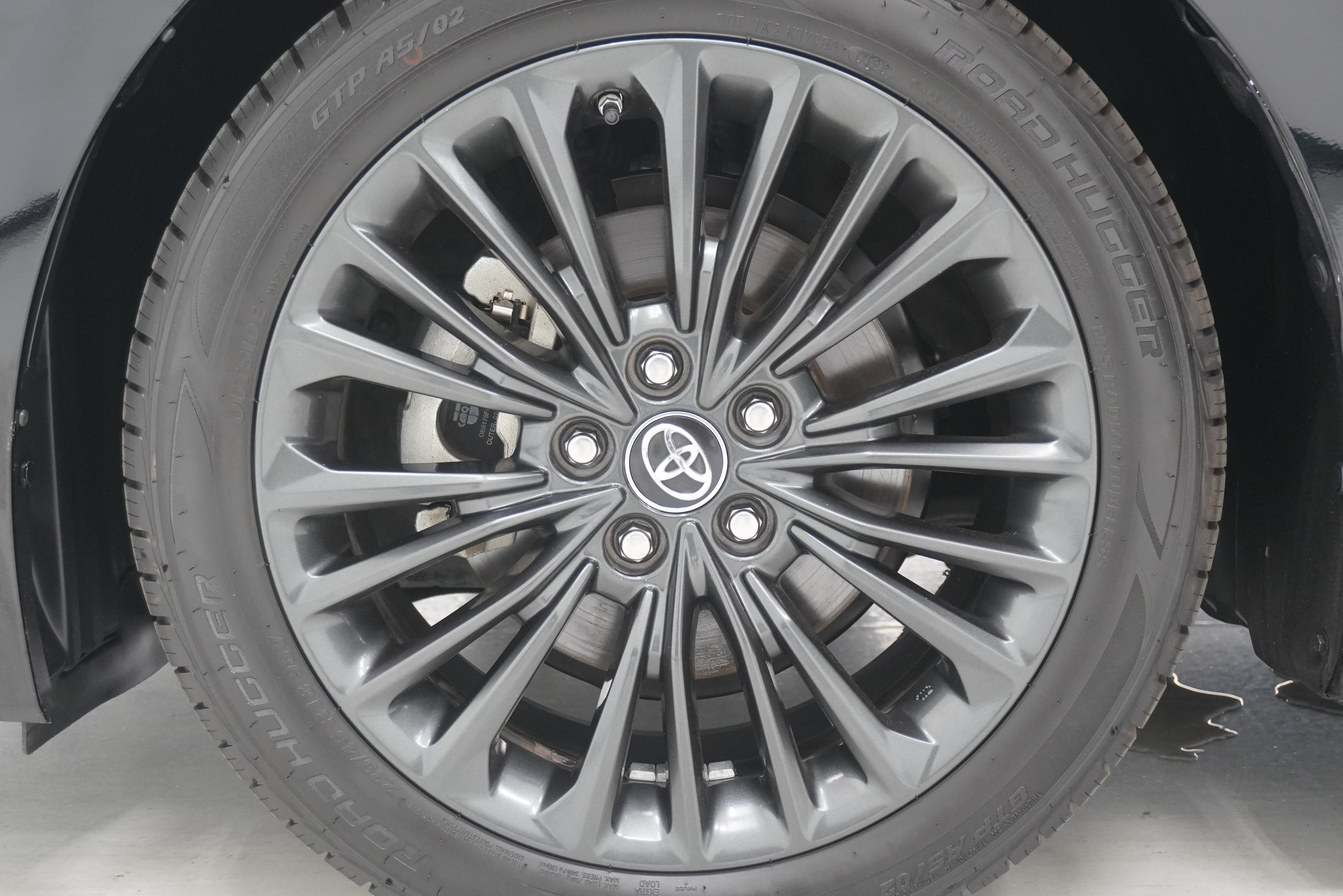 Used 2019 Toyota Avalon XSE w/ All Weather Liner Package FWD image 26