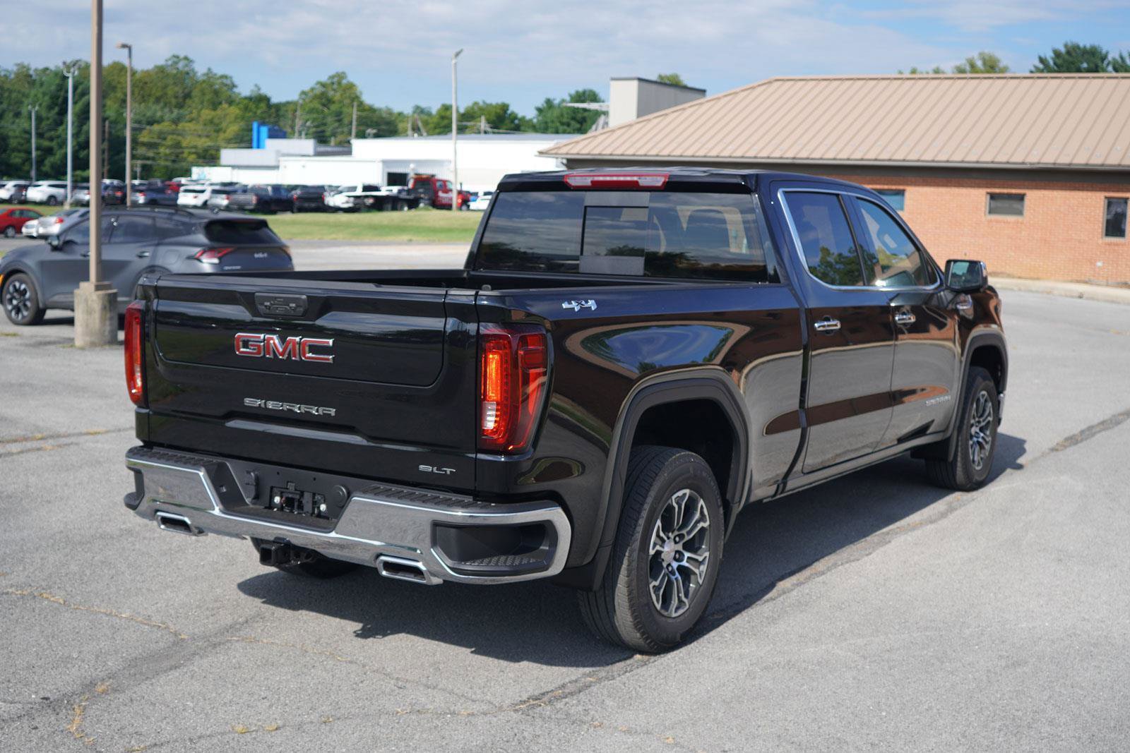 New 2026 GMC Sierra 1500 SLT w/ SLT Convenience Package image 3