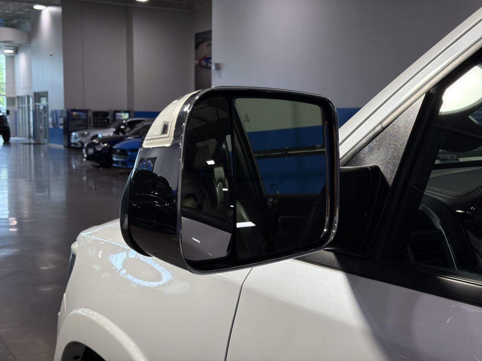 Used 2019 RAM 1500 Laramie AWD/4WD image 14