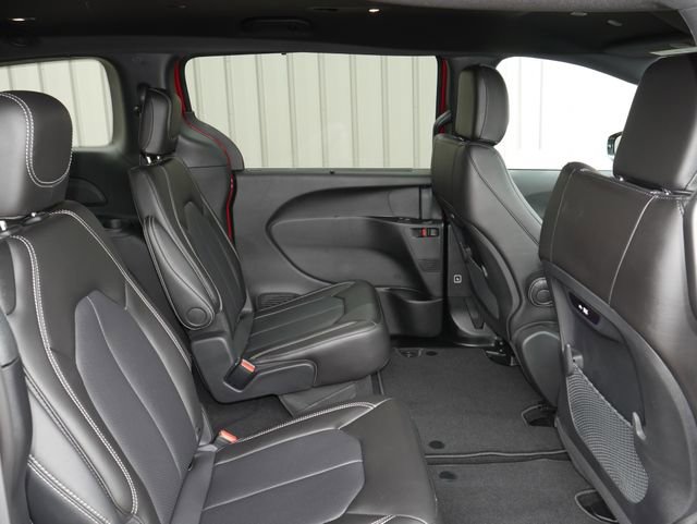 New 2027 Chrysler Pacifica Select FWD image 26