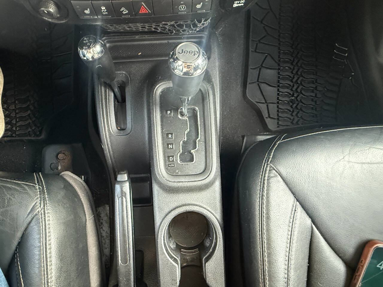 Used 2013 Jeep Wrangler Unlimited Sahara w/ Connectivity Group image 16