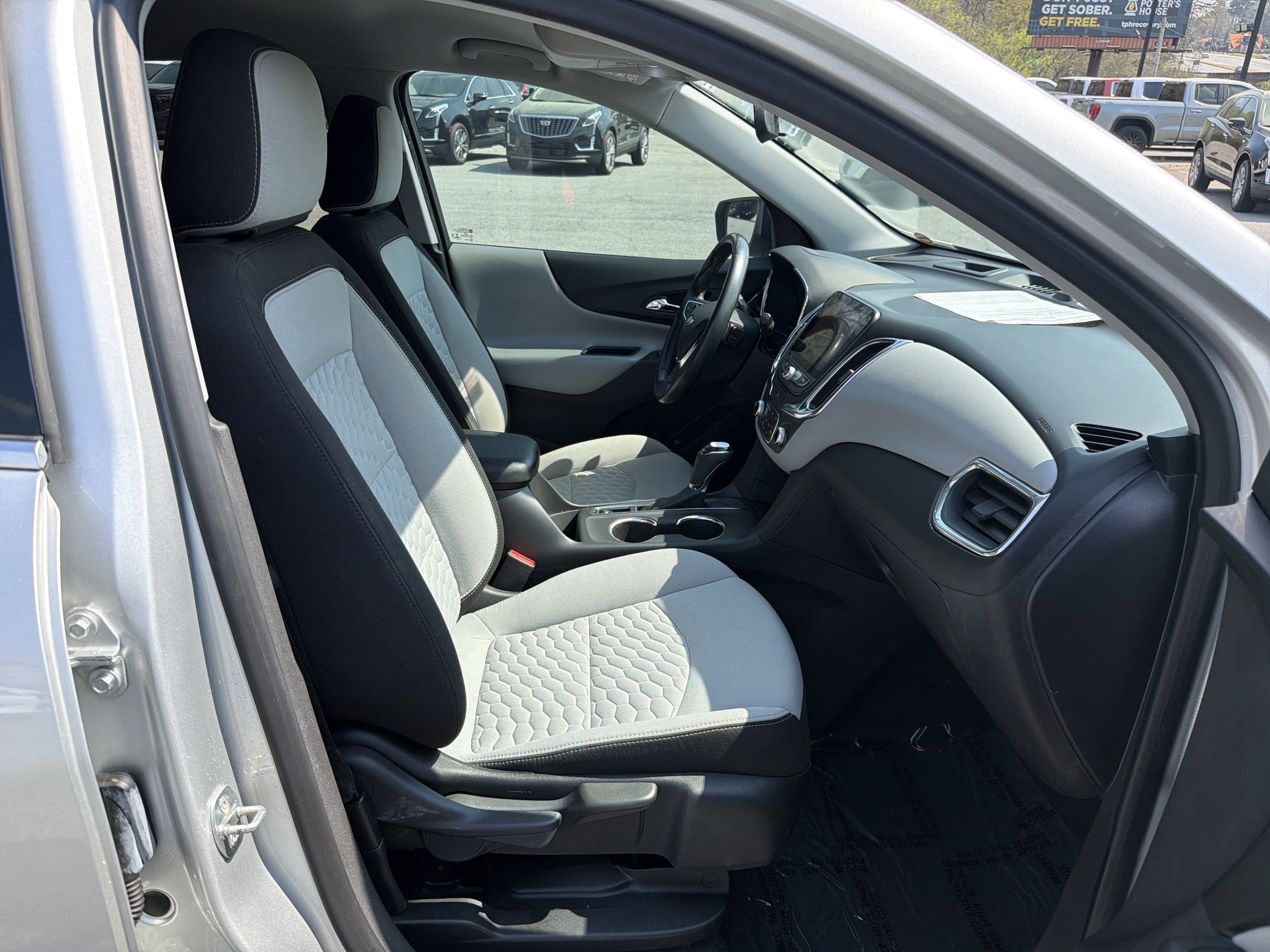 Used 2020 Chevrolet Equinox LT FWD image 15
