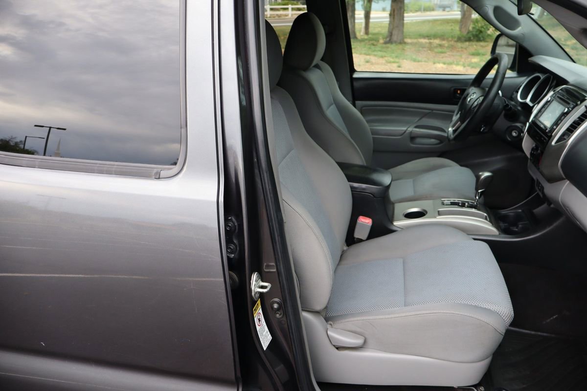 Used 2014 Toyota Tacoma V6 image 23