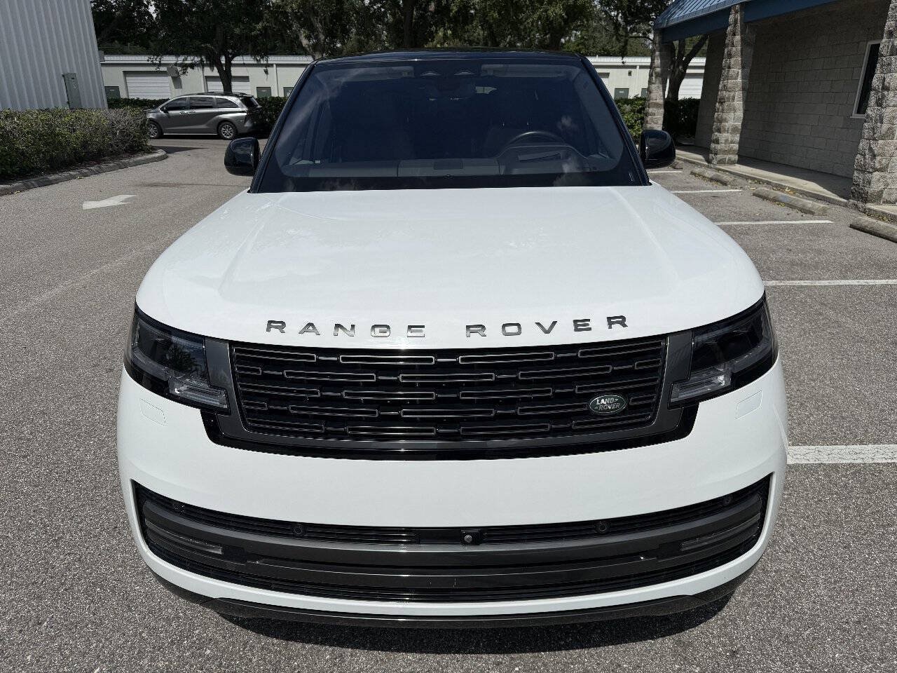 Used 2022 Land Rover Range Rover Long Wheelbase SE AWD/4WD image 13