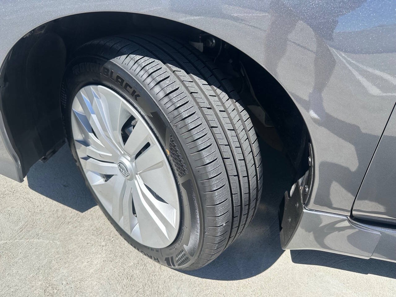 Used 2025 Nissan Leaf S FWD image 2