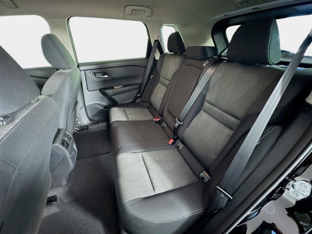 Certified 2026 Nissan Rogue SV image 21