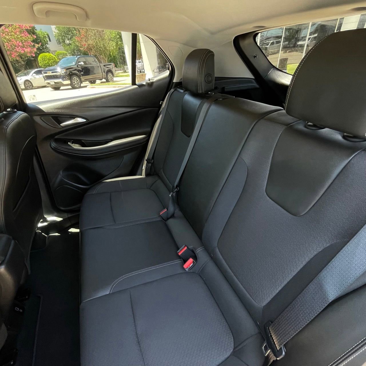 Certified 2025 Buick Encore GX Preferred FWD image 22