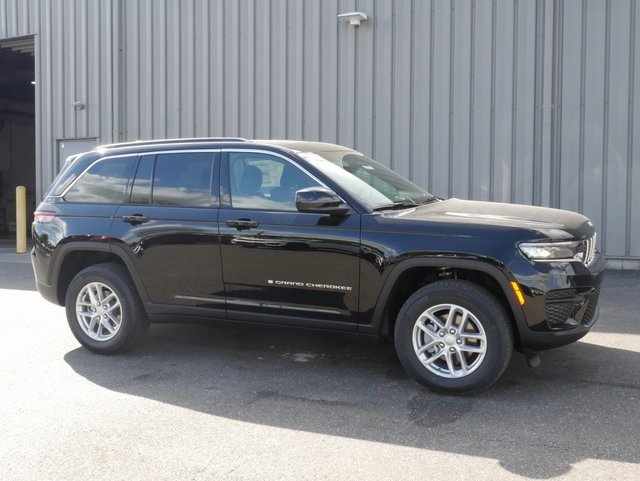 New 2025 Jeep Grand Cherokee Laredo X w/ Luxury Tech Group I image 9