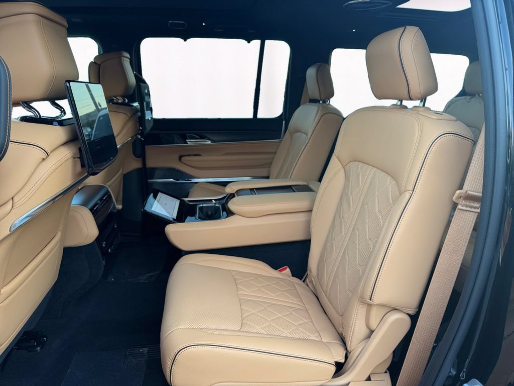 New 2026 Jeep Grand Wagoneer Summit AWD/4WD image 13