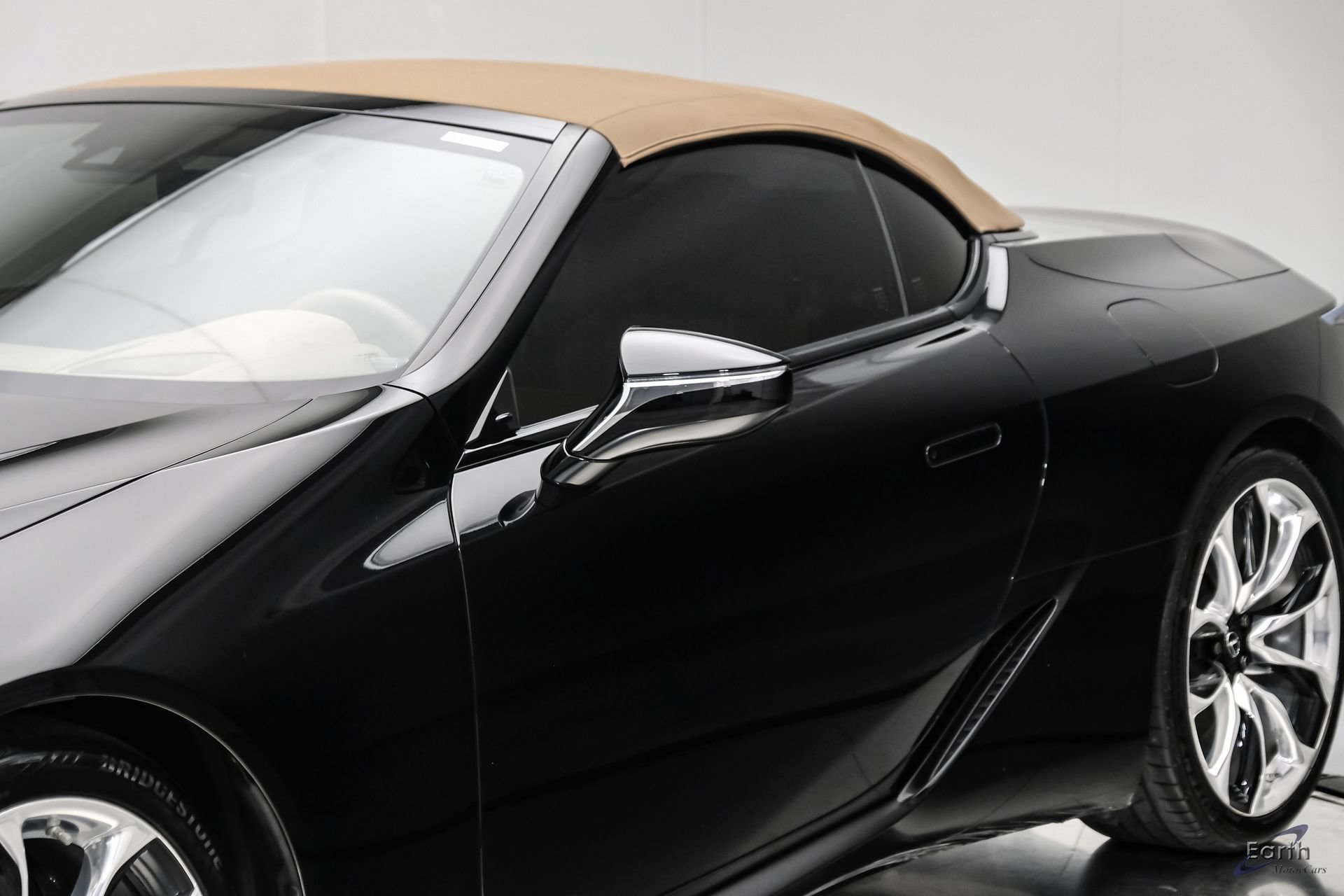Used 2021 Lexus LC 500 Convertible w/ Touring Package RWD image 35